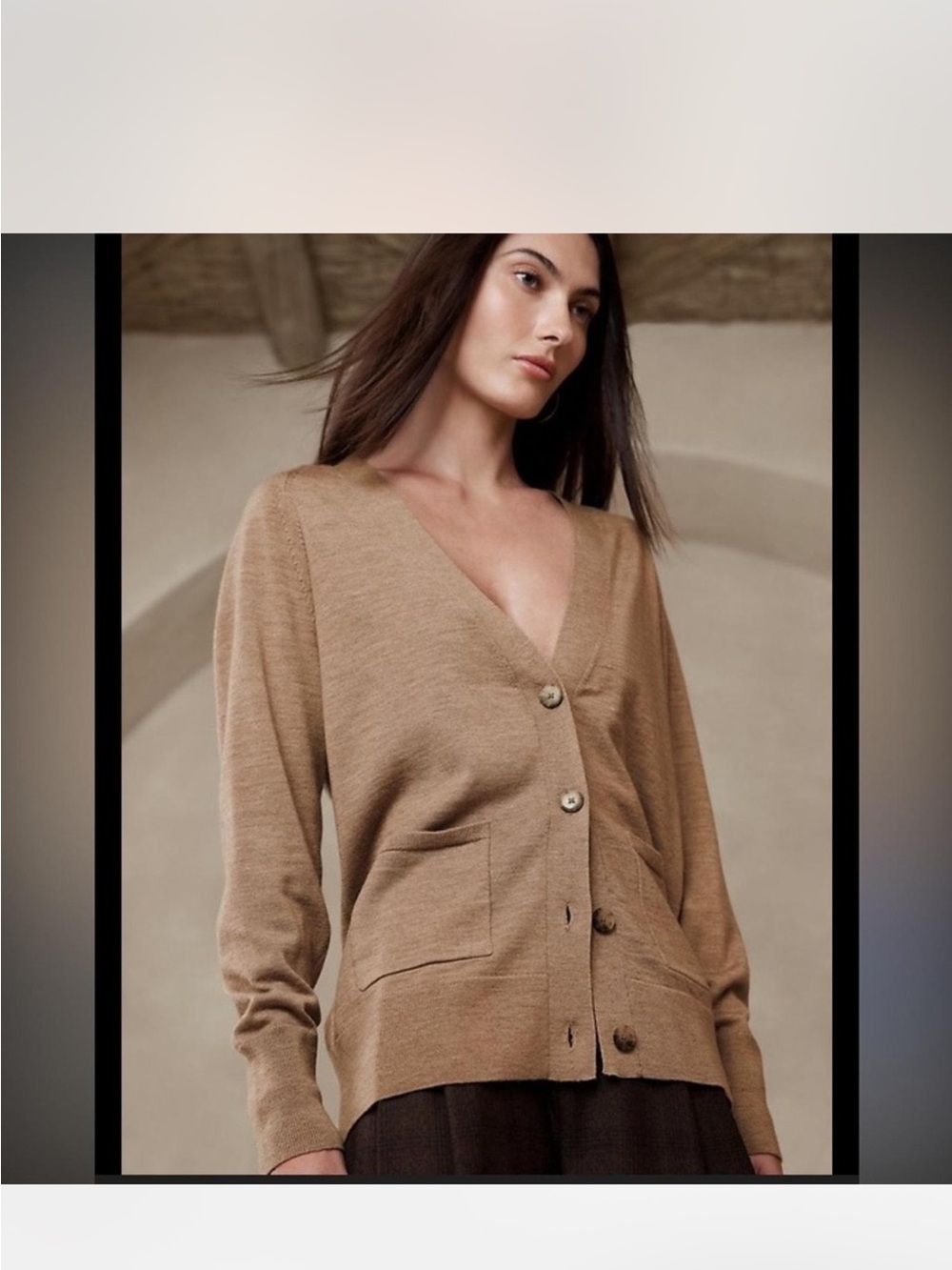 NWT Banana Republic Classic V-Neck Button extra fine Merino wool